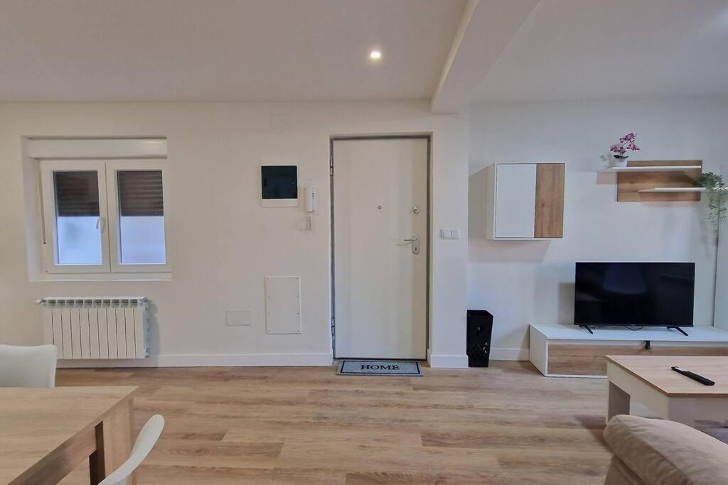 Apartamento Aires De Tineo 奥维耶多 外观 照片